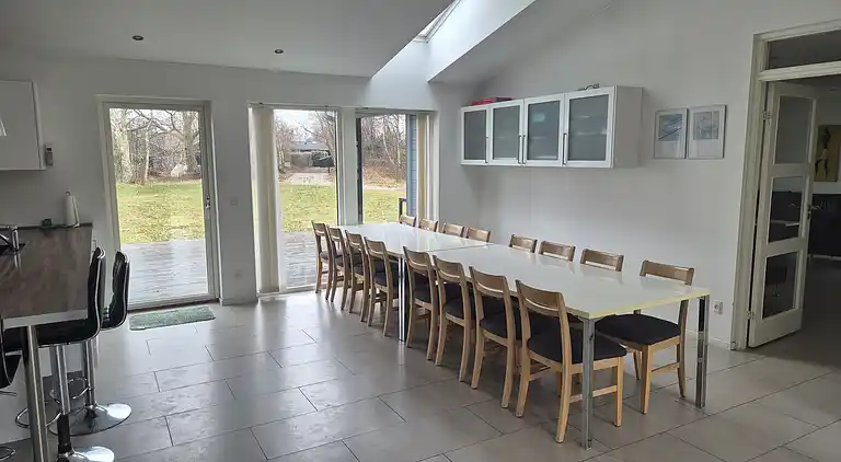 Großes Luxusferienhaus nahe Strand & Lokal