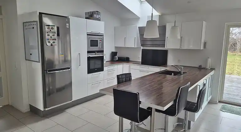 Großes Luxusferienhaus nahe Strand & Lokal