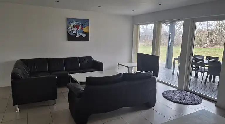 Großes Luxusferienhaus nahe Strand & Lokal