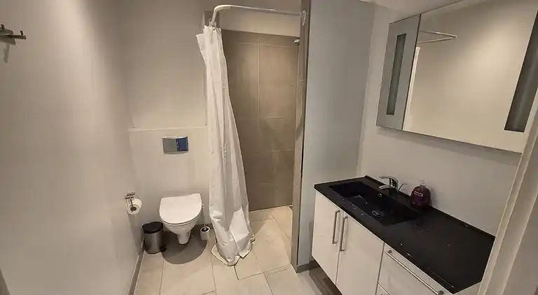 Großes Luxusferienhaus nahe Strand & Lokal