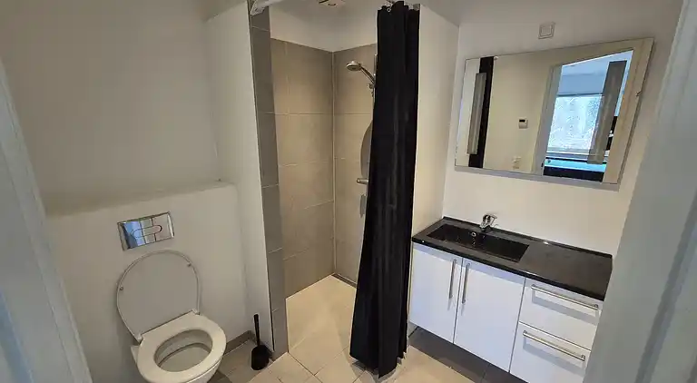 Großes Luxusferienhaus nahe Strand & Lokal