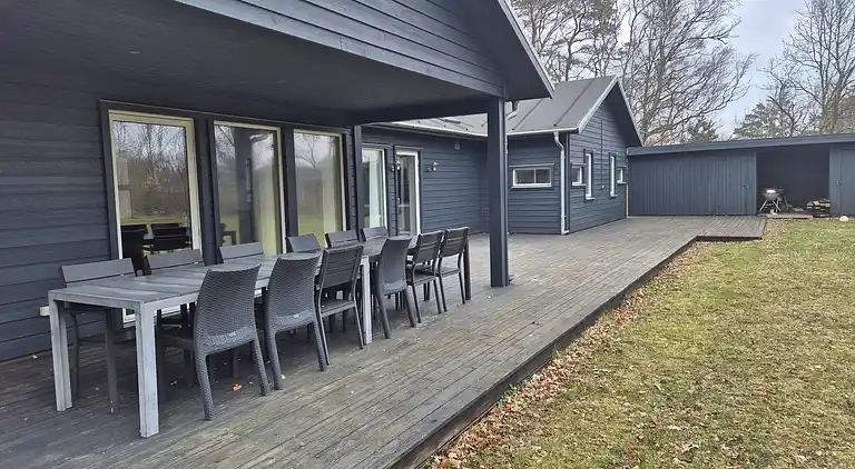 Großes Luxusferienhaus nahe Strand & Lokal