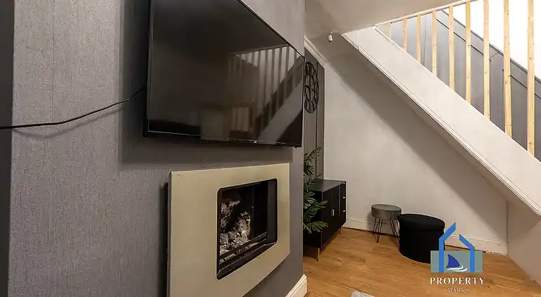 Modernes Stadthaus - Kostenloses Parken - Spielzimmer - WLAN