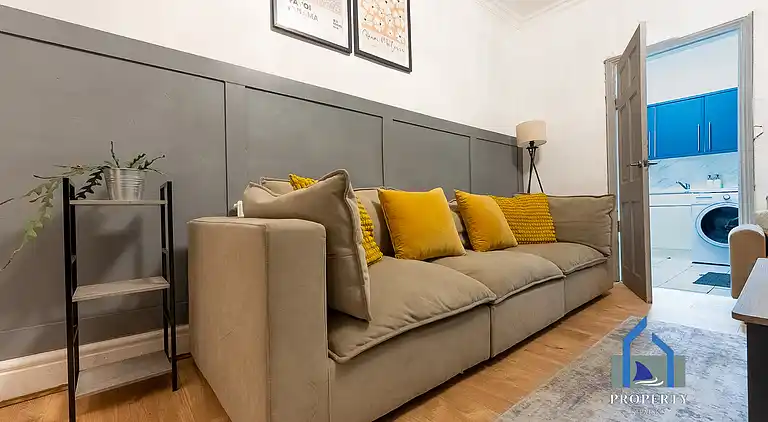 Modernes Stadthaus - Kostenloses Parken - Spielzimmer - WLAN