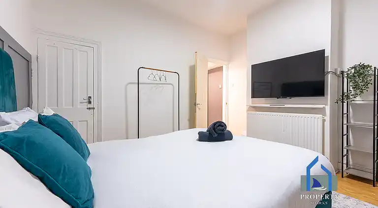 Modernes Stadthaus - Kostenloses Parken - Spielzimmer - WLAN