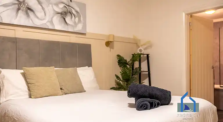 Modernes Stadthaus - Kostenloses Parken - Spielzimmer - WLAN