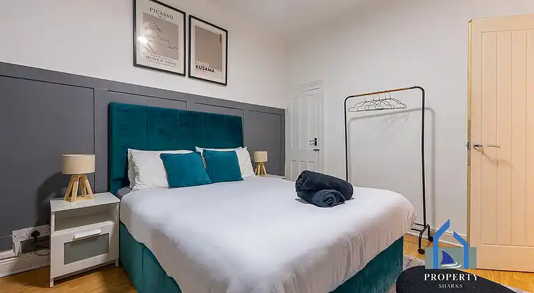 Modernes Stadthaus - Kostenloses Parken - Spielzimmer - WLAN