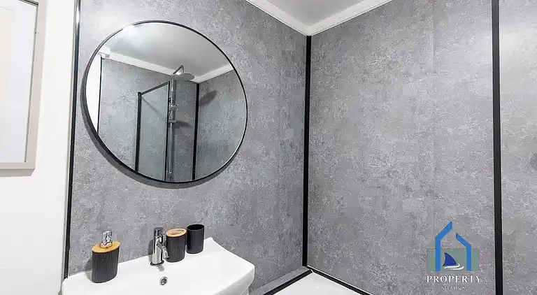 Modernes Stadthaus - Kostenloses Parken - Spielzimmer - WLAN