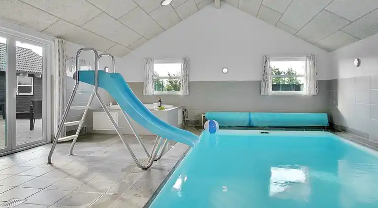 Familienfreundliches Haus bei Løkken mit Pool