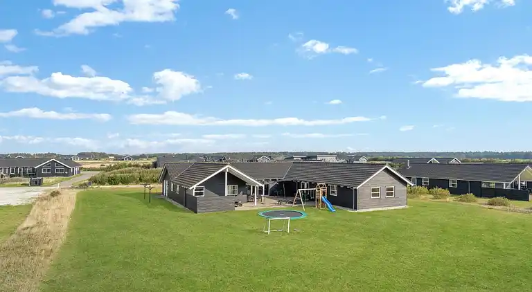 Familienfreundliches Haus bei Løkken mit Pool