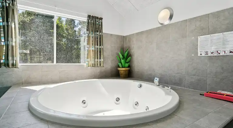 Charmantes Ferienhaus mit Pool & Spielraum