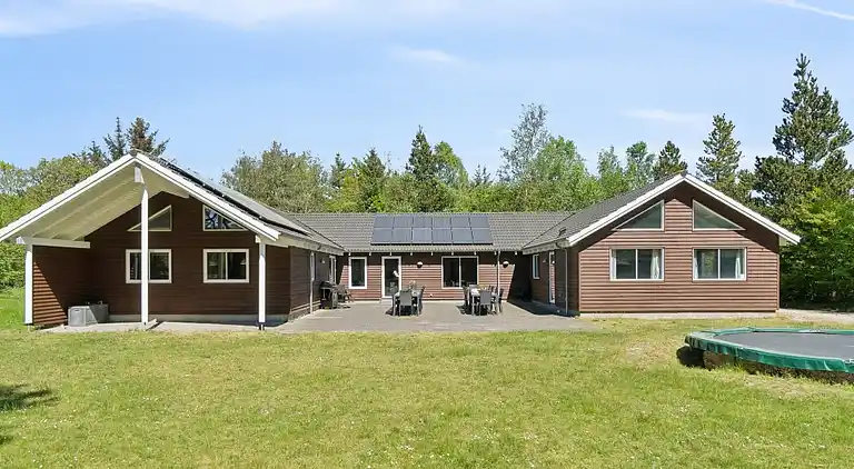 Charmantes Ferienhaus mit Pool & Spielraum