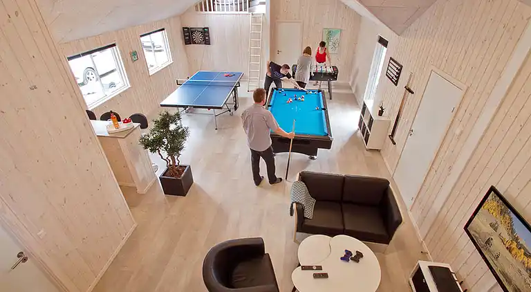 Familienhaus mit Pool, Spa & Spielraum