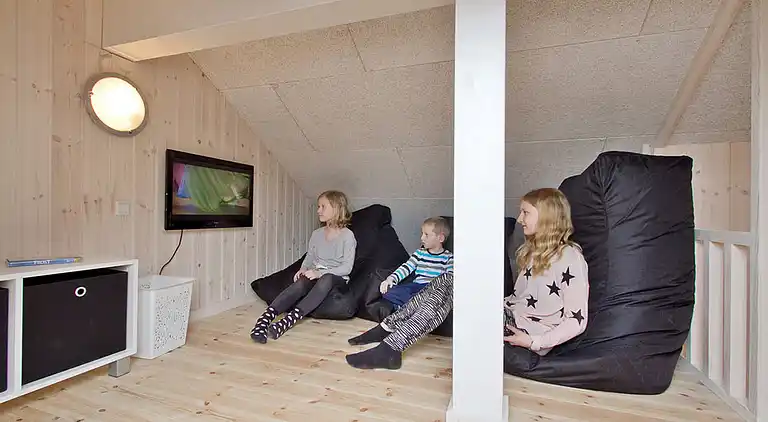 Familienhaus mit Pool, Spa & Spielraum