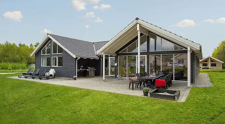 Ferienhaus mit Pool, Spa und großer Terrasse