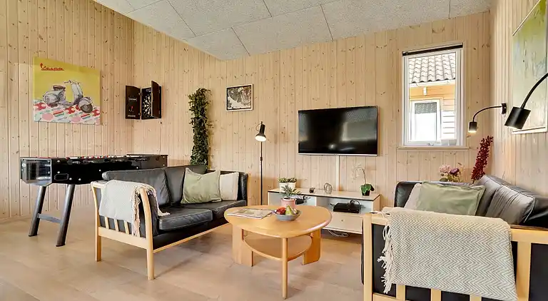 Ferienhaus mit Pool, Spa & Strandaktivitäten