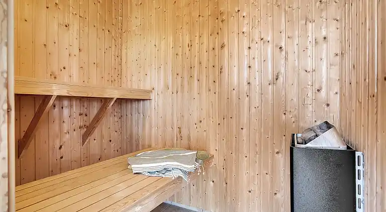 Ferienhaus mit Pool, Spa & Strandaktivitäten