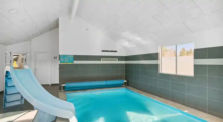 Geräumiges Ferienhaus mit Pool, Spa & Aktivitäten