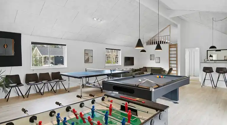 Geräumiges Ferienhaus mit Pool, Spa & Aktivitäten