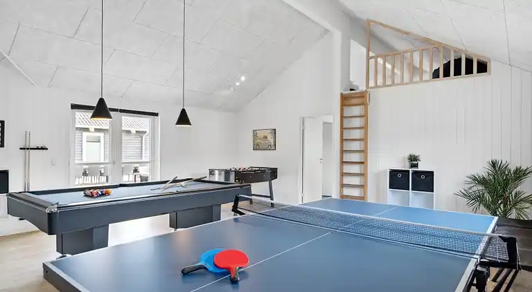 Geräumiges Ferienhaus mit Pool, Spa & Aktivitäten