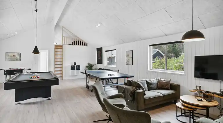 Geräumiges Ferienhaus mit Pool, Spa & Aktivitäten