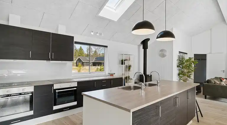 Geräumiges Ferienhaus mit Pool, Spa & Aktivitäten