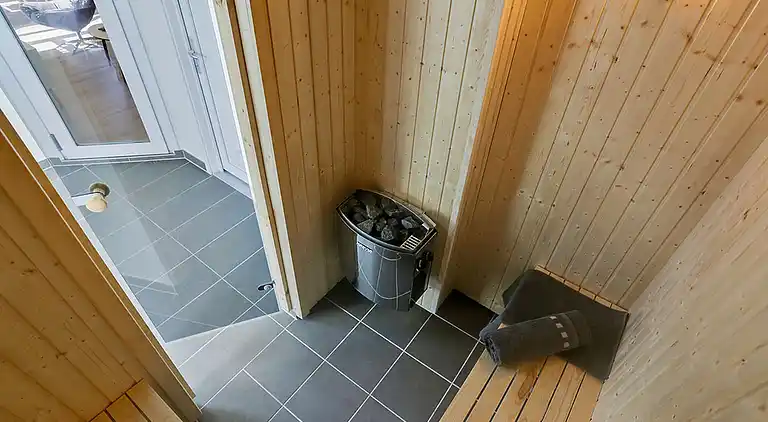 Ferienhaus mit Pool, Sauna & Freizeitraum