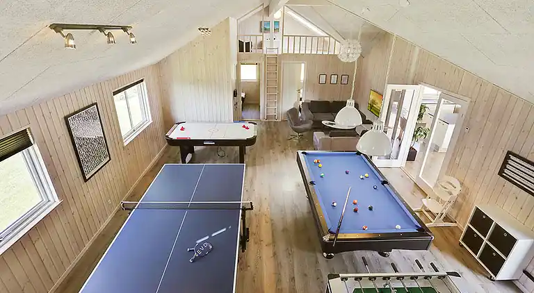 Ferienhaus mit Pool, Sauna & Freizeitraum