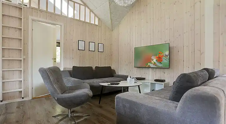 Ferienhaus mit Pool, Sauna & Freizeitraum