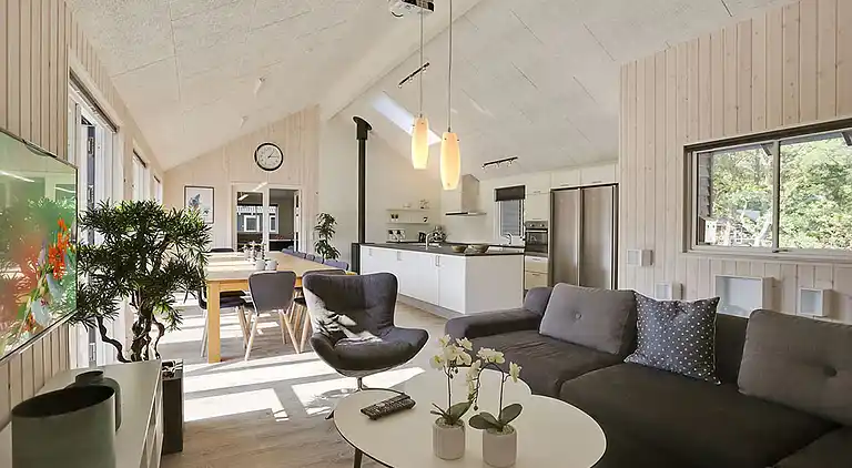 Ferienhaus mit Pool, Sauna & Freizeitraum