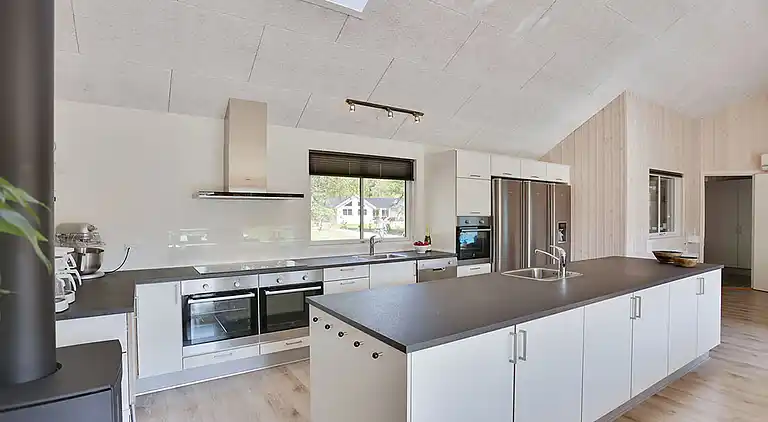 Ferienhaus mit Pool, Sauna & Freizeitraum