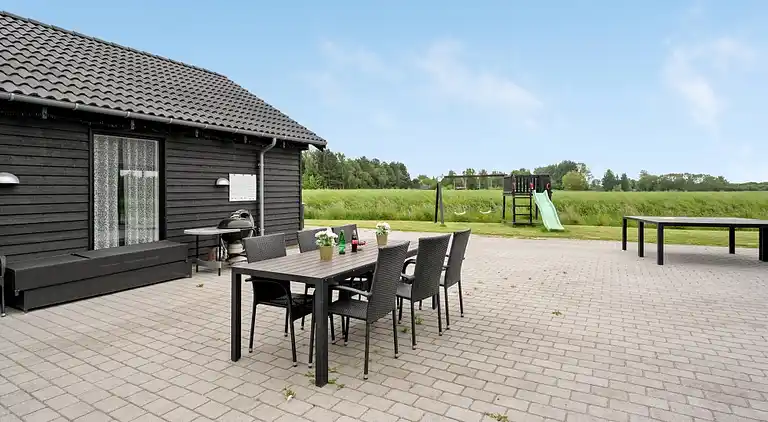 Geräumiges Ferienhaus mit Pool bei Møns Klint