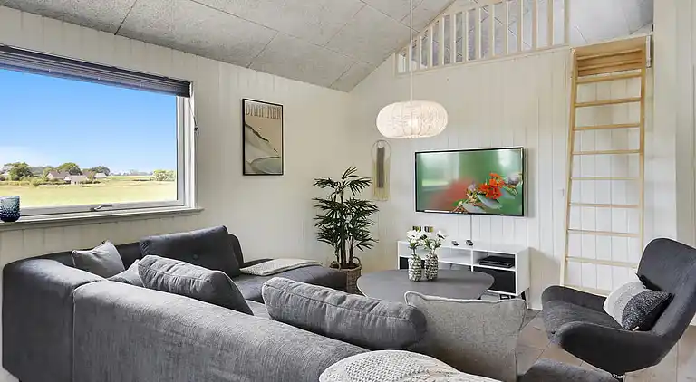 Geräumiges Ferienhaus mit Pool bei Møns Klint