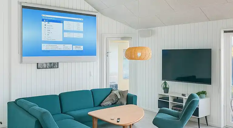 Geräumiges Ferienhaus mit Pool bei Møns Klint