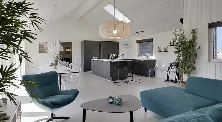 Geräumiges Ferienhaus mit Pool bei Møns Klint