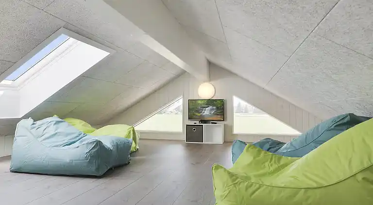 Geräumiges Ferienhaus mit Pool bei Møns Klint