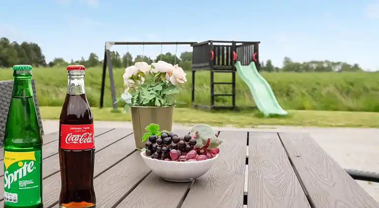 Geräumiges Ferienhaus mit Pool bei Møns Klint