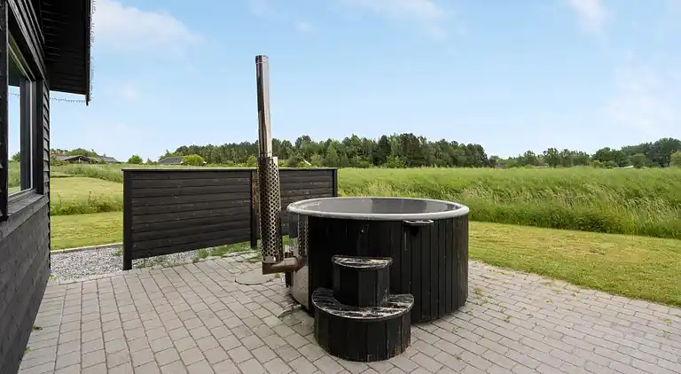 Geräumiges Ferienhaus mit Pool bei Møns Klint