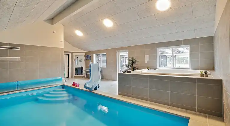 Luxus-Ferienhaus - Grenå Strand, Pool