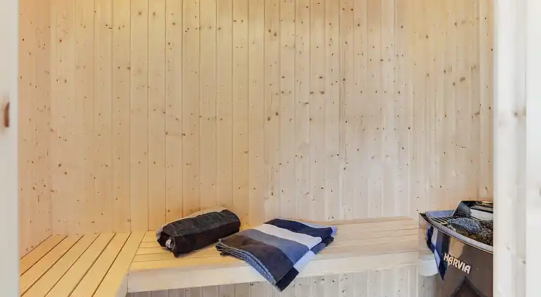 Ferienhaus für 24 auf Møn mit Pool & Spa