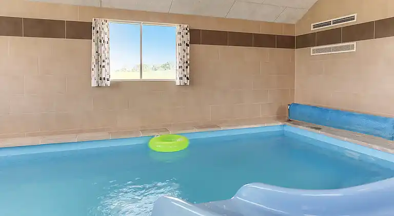 Ferienhaus für 24 auf Møn mit Pool & Spa