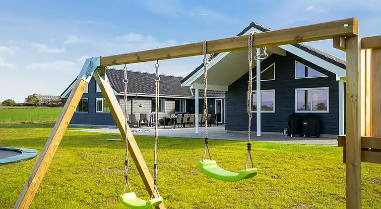 Ferienhaus für 24 auf Møn mit Pool & Spa