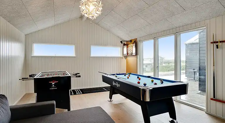 Luxus-Ferienhaus am Strand mit Spa & Spiel