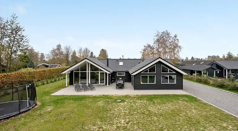 Luxus-Ferienhaus mit Pool, Spa & Aktivitäten