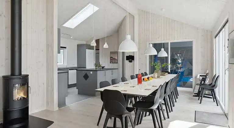 Luxusferienhaus mit Hallenbad für 18