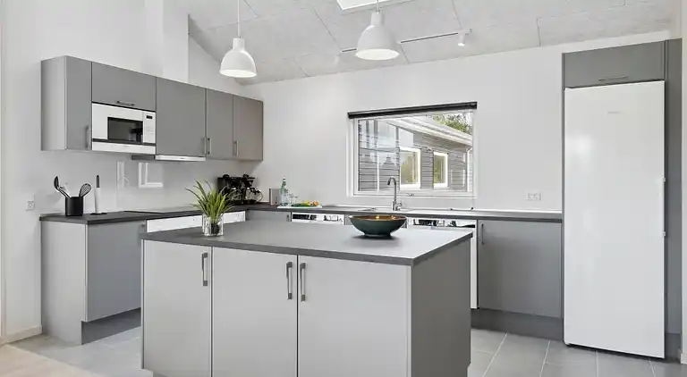 Luxusferienhaus mit Hallenbad für 18