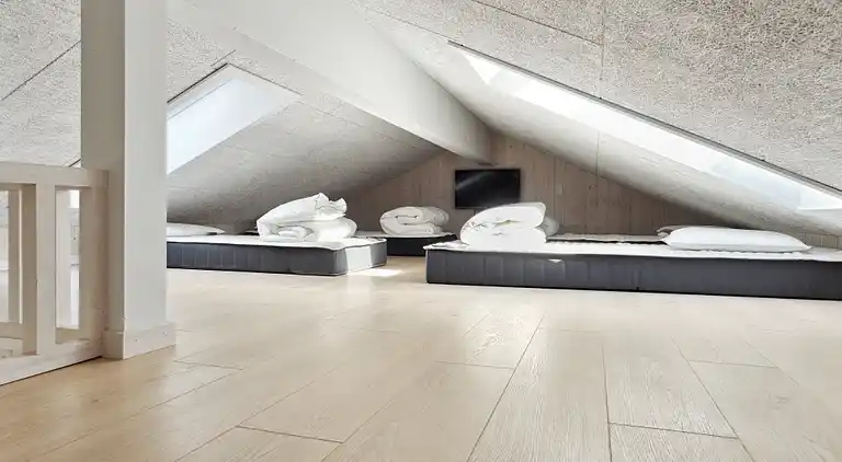 Luxusferienhaus mit Hallenbad für 18