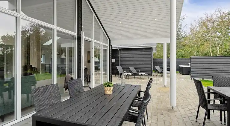 Luxusferienhaus mit Hallenbad für 18