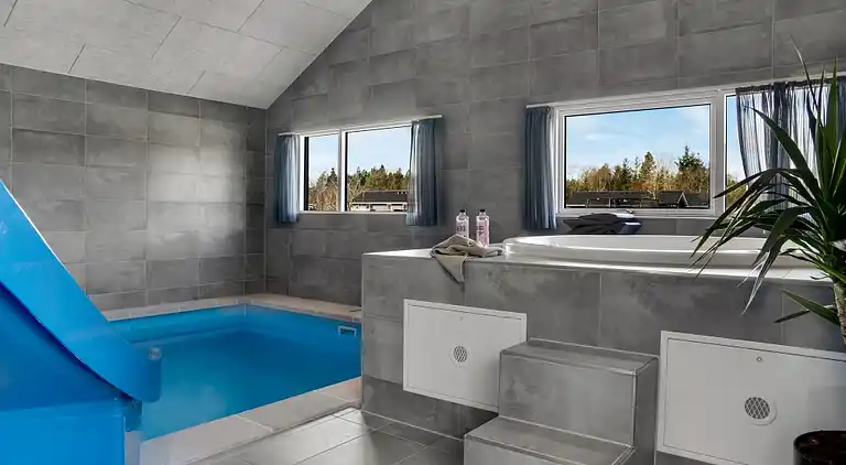 Luxus-Ferienhaus mit Pool, Spa & Spielzimmer