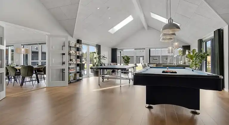 Luxus-Ferienhaus mit Pool, Spa & Spielzimmer